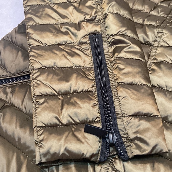 NWT BADGLEY MISCHKA Size XS Light Weight Packable Puffer Jacket Olive - Picture 4 of 13